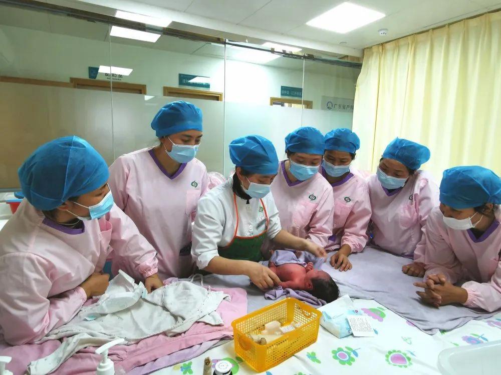 申扎县妇婴监护型护送